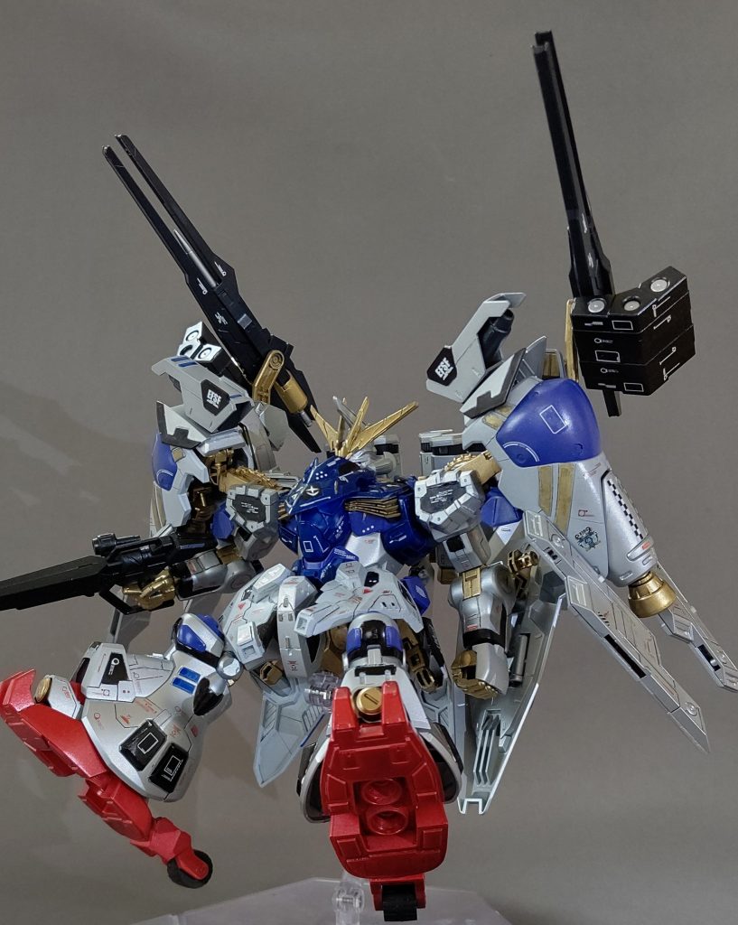 武装5 ビームガン?(ダブルオースカイより)及ひショルダーキャノン(オリジナル)ショルダーキャノンはグシオンリベイクフルシティの腕を改造したものです