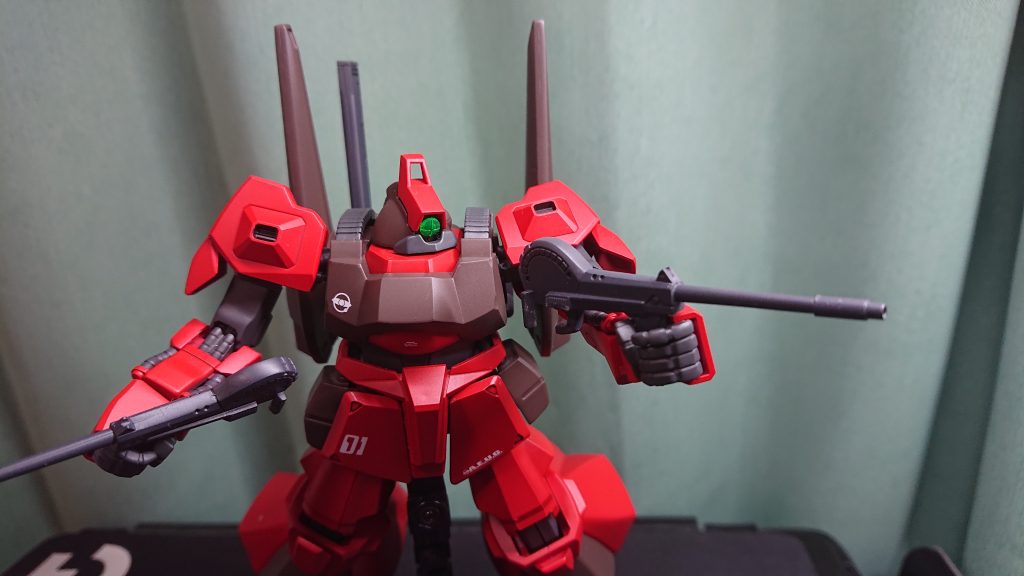 ビームピストル少し緩いです。遊ぶ分には少し物足りないところもありますが、飾るだけならとても良いキットだと思います～