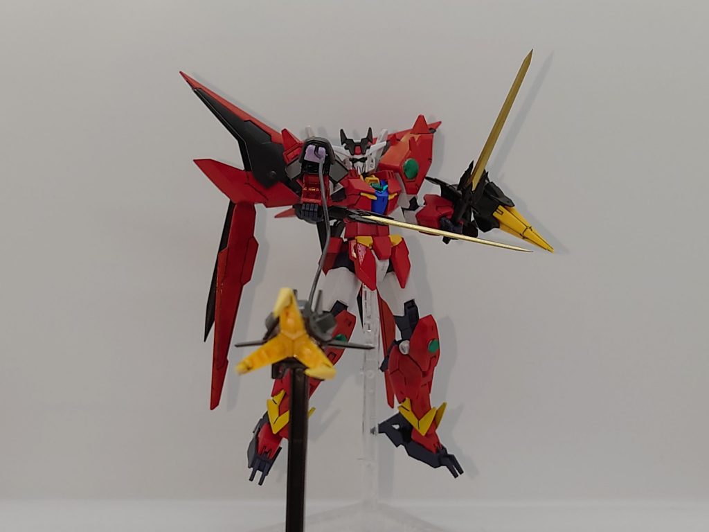 ●グレイプニール両腕に装備された有線式ロケットアンカーです。クロー後部に内蔵されたブースターにより射出後の軌道変更が可能です。