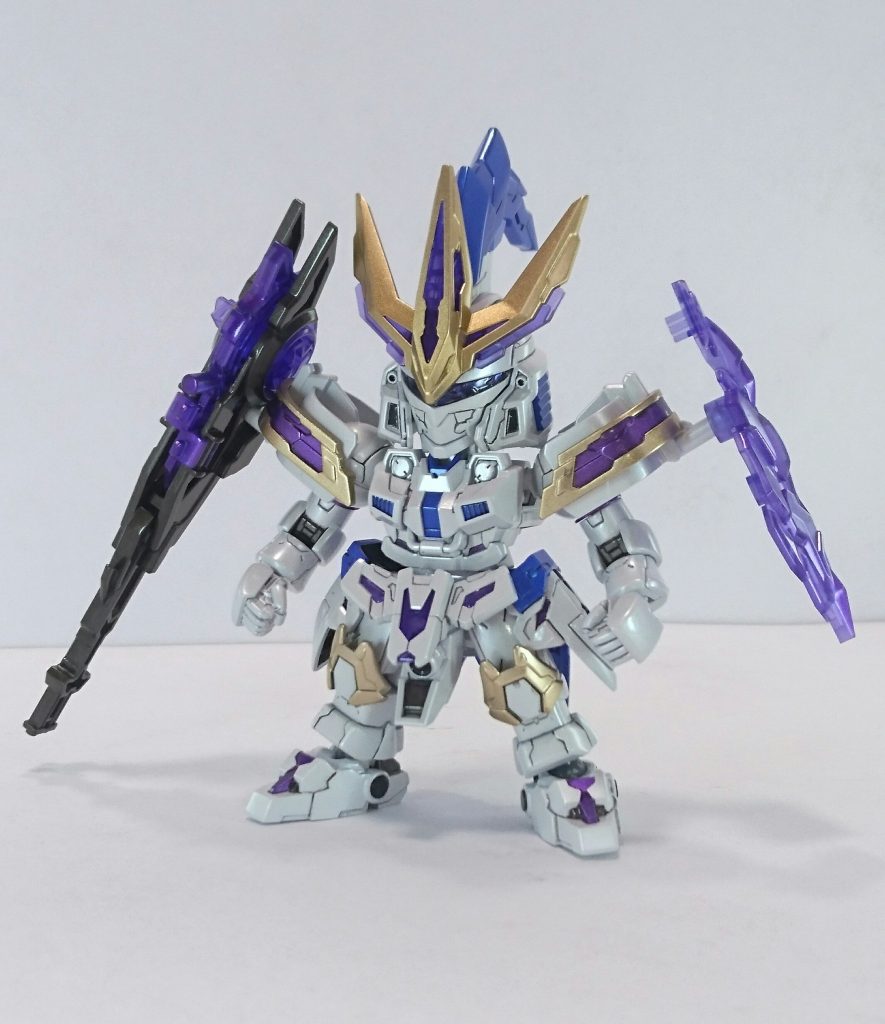 股関節付近を削りこんで開脚幅を広く、腕と肩の接続部に設定画にあるリング状のパーツを追加してます。