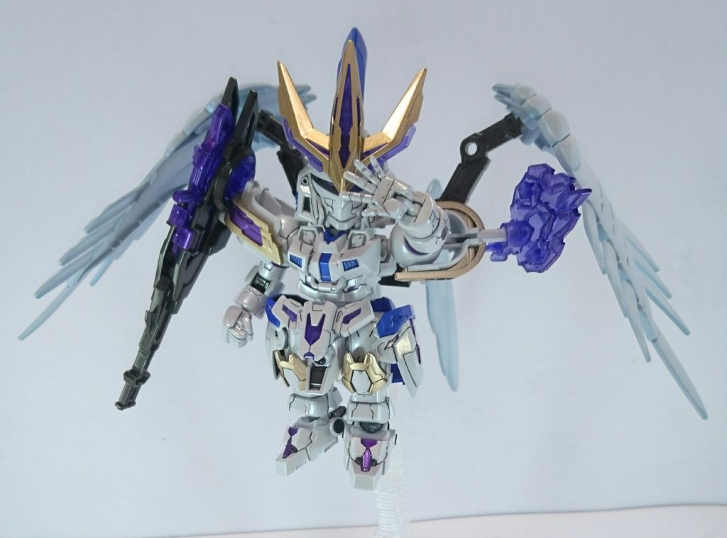 原典のトールギスⅢと違いスーパーバーニアがなく背中が寂しいのでEXスタンダードのゼロカスタムから翼を流用。元ネタはトールギスFです。