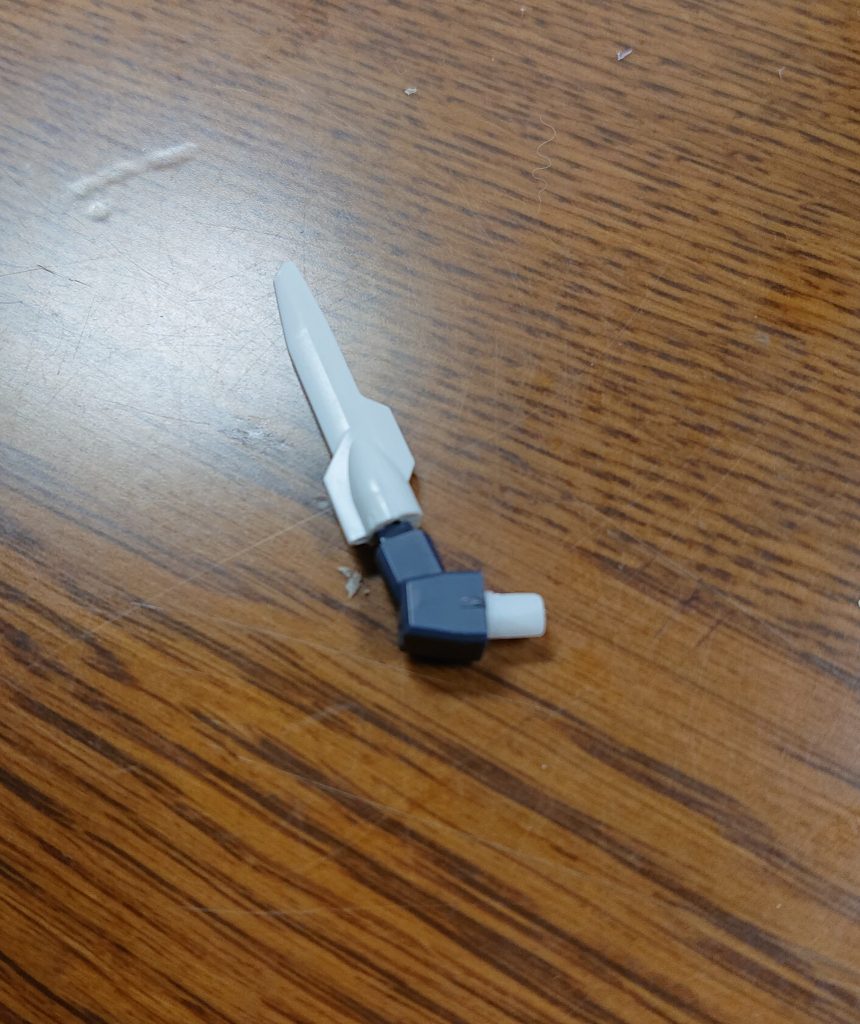 コアガンダム自体への改造はビームサーベル基部の接続方法変更だけです。