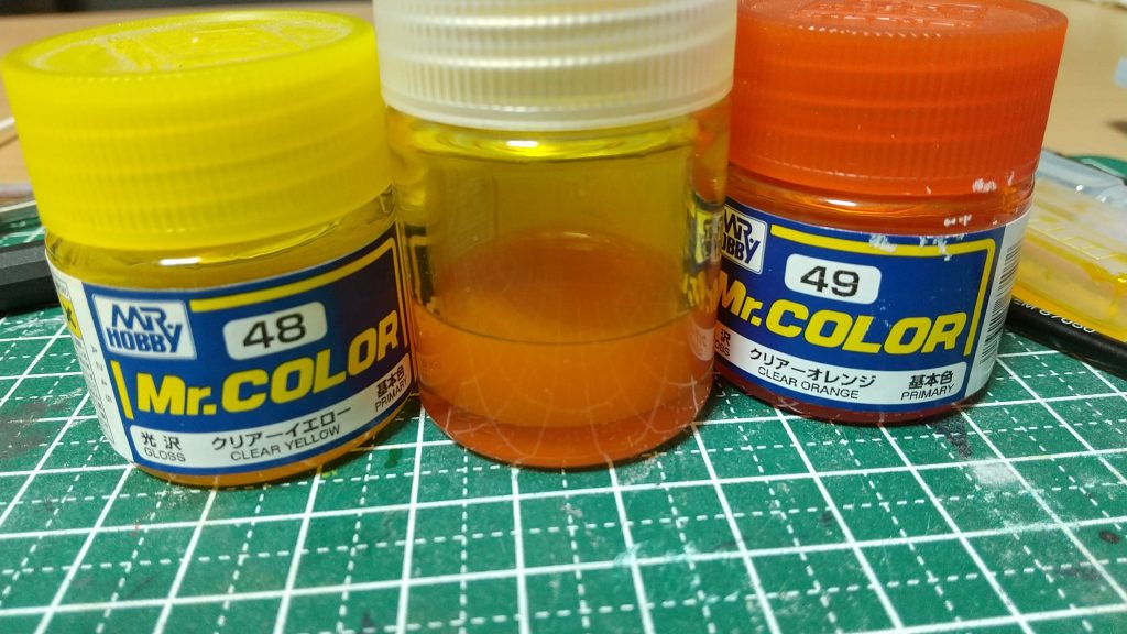 今回は初めて塗料の調合をしました。これでゴールド部分がかなりいい感じに仕上がったと思います。
