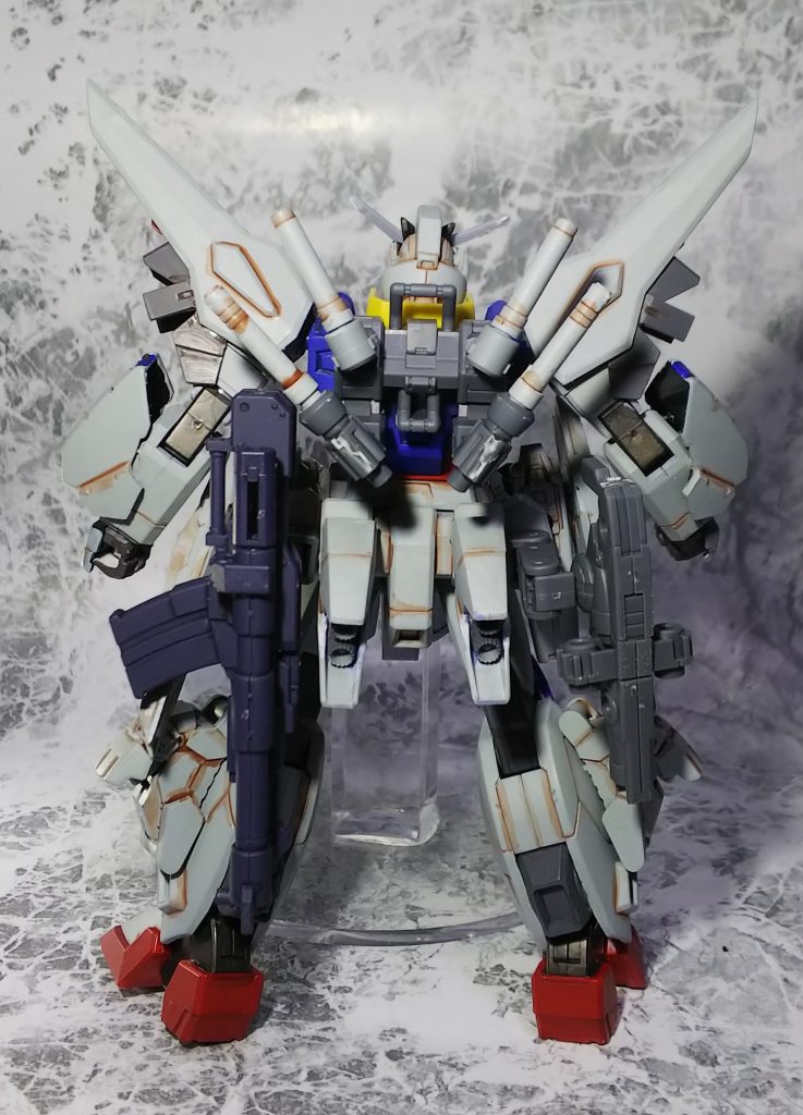 30mmやペイルライダー、HGUCガンダム等々を使ってバックパック、サーベルラック+αを盛り付けました!