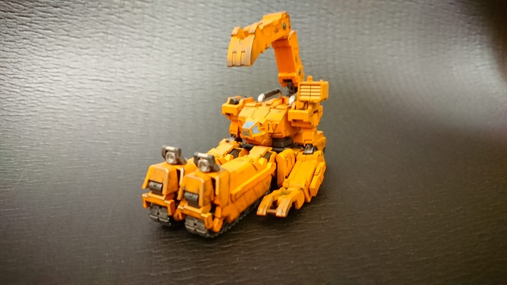 パワーショベルにヘンケイカノウ！ガンダムマーカーのウェザリングセットで少し汚してます(ﾟωﾟ)