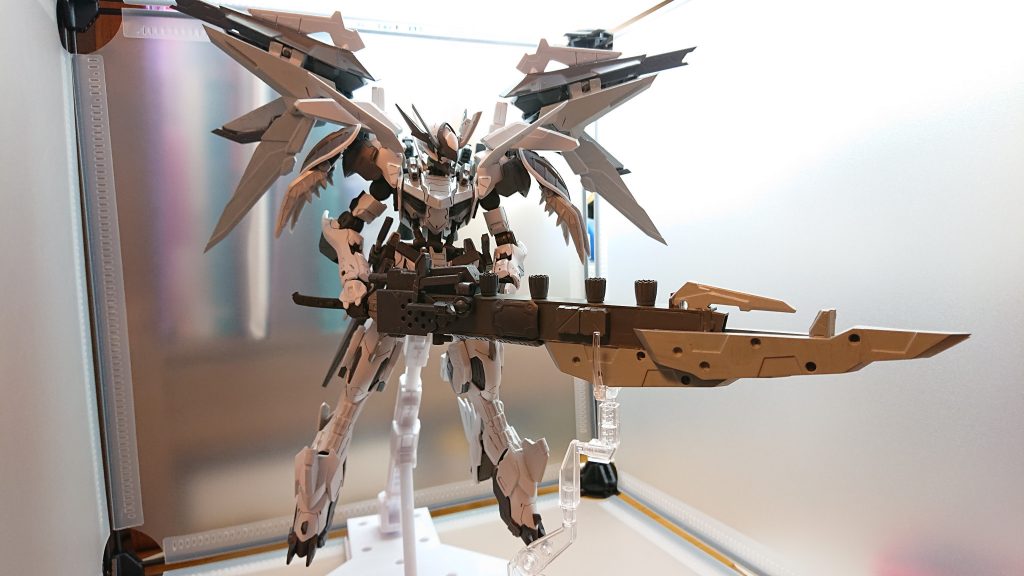 空中でフェンリルの大剣を振り回し