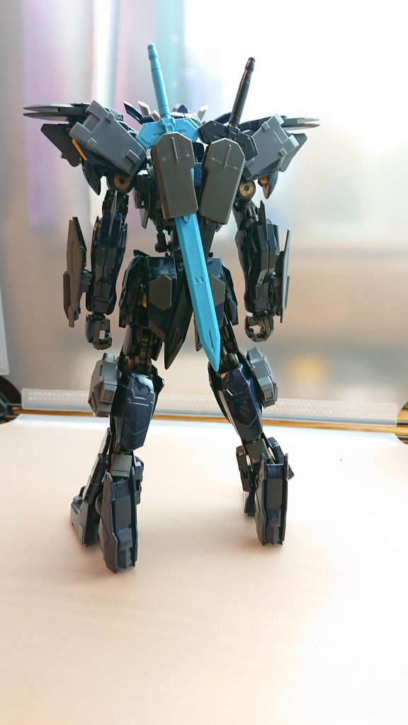 さて、アスナの機体があるということは彼の機体も再現しました！そうあの剣士をモチーフにした機体です！近い内に投稿するのでお楽しみ