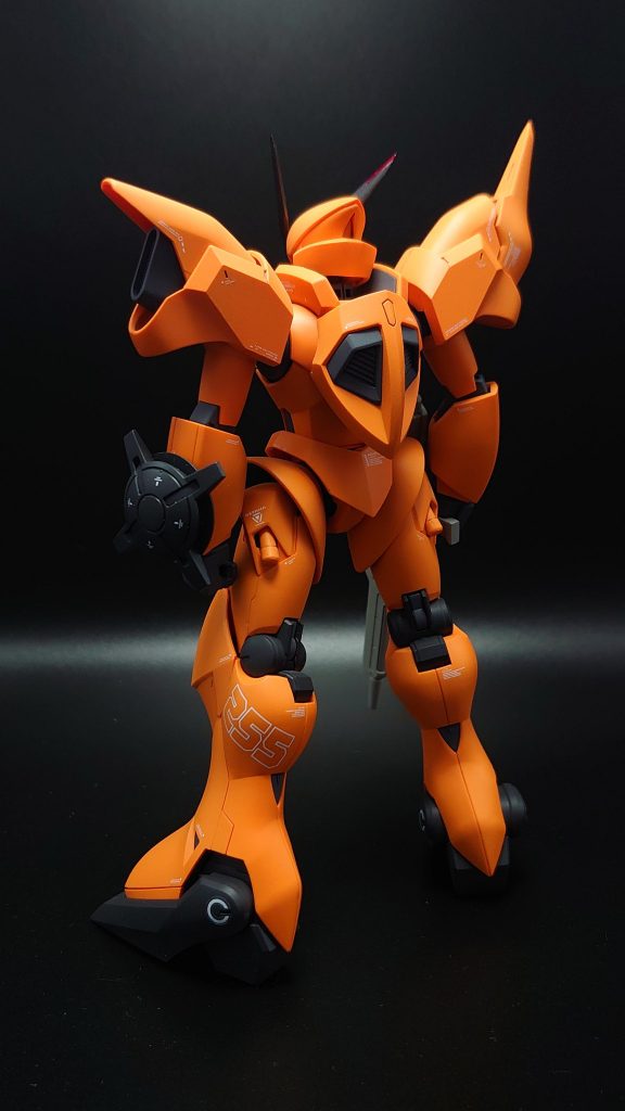 デカールは足首のサークルのみキットのもの。他は全てMYKDESIGNのアシタのデカールを使用しました。