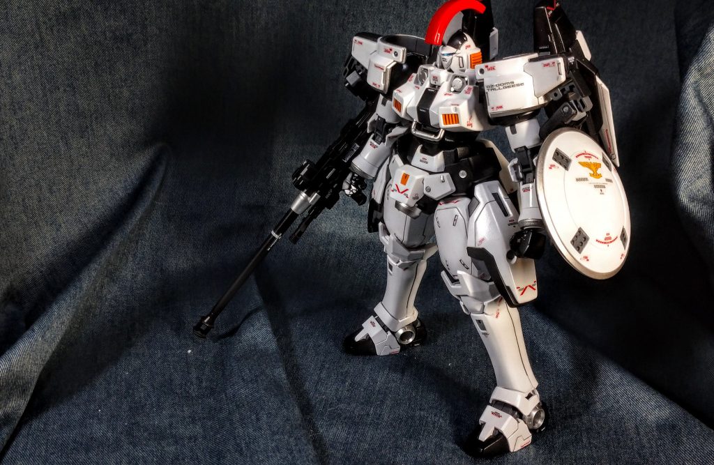 シルバー部分はスターブライトジュラルミンが好きなのでシルバー部分に使っています。ホワイトはアルティメットホワイトですね。