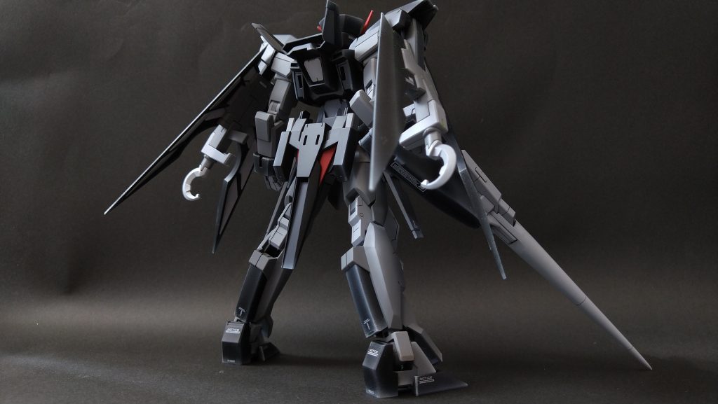 バックショット背中もなかなかのイケメンAGEのキットは素晴らしいと評判ですが、ほんとに良くできてます。プロポーションは申し分ないですね。