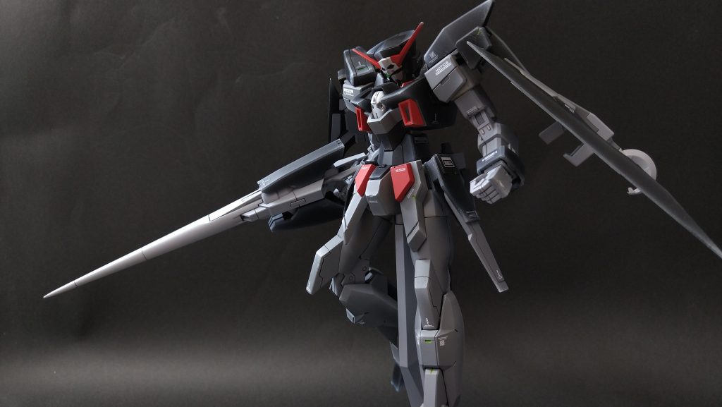 専用台座通常時とストライダー時両方に対応した専用台座がデフォルトでついてます。スバラシイ！ですが、ストライダーモードは想定してません。塗装剥げるの怖いからね。