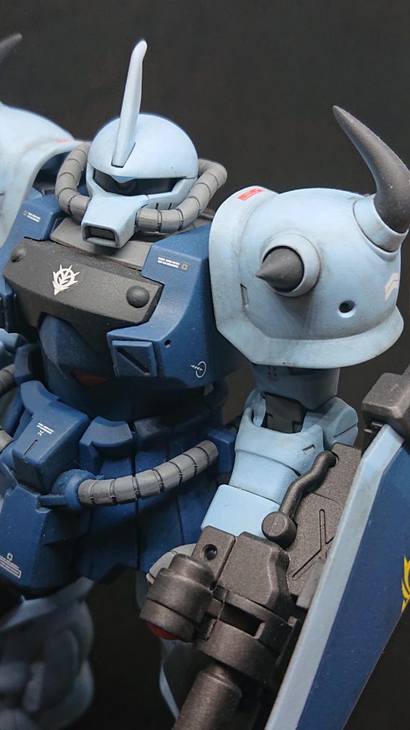 スパイクはジャーマングレーで塗り分けました。