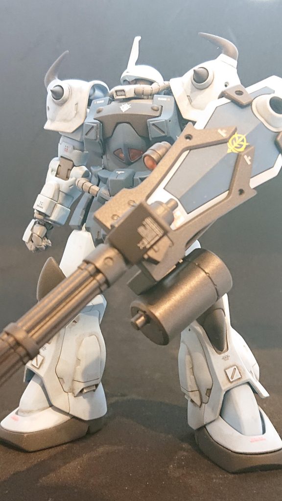 このアングルが一番、グフカスタムらしさが出ますね。