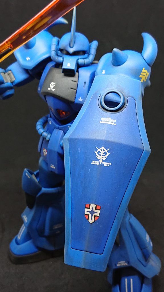 シールドにもエンブレム