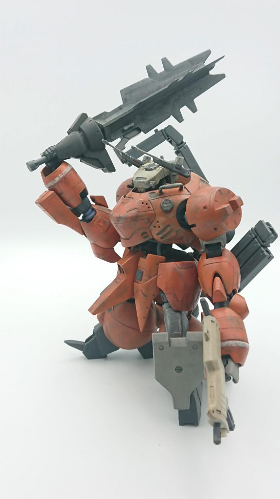 ドリルメイスグレイズの脚部モーターでメイスを高速回転させる事で破壊力を増したが、振り回すためにはガンダムフレームクラスでないとまともに制御できないため、回転させて突撃する事しか出来ない。