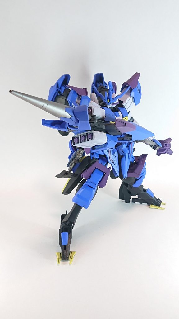 武装にもカブトムシの意匠があります。大型ランスモード