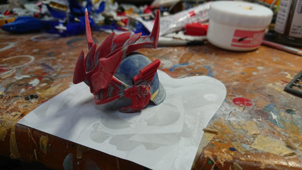 兜はLEGENDBB騎士ガンダムの兜をベースに切ったり貼ったり