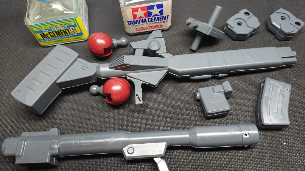 全切りしたらパーツを接着。