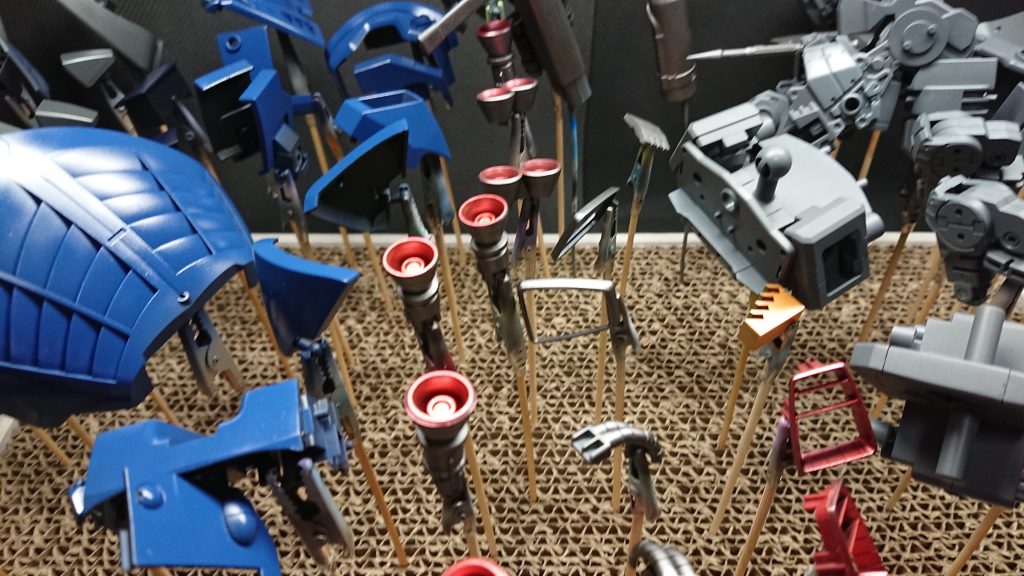 サフ吹きして本体色塗装。