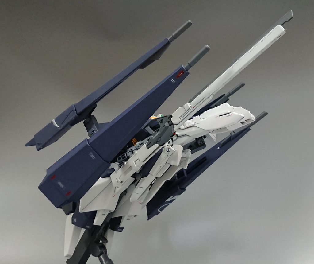 片腕に２個のバインダーが装備されているので、実質 腕はバインダーのアームの役割になっていて、ロングブレードライフルもサブアームによって固定しています（最近サブアーム固定にハマってますww）