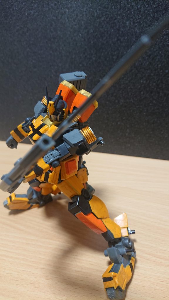 制作工程の写真は撮っていません(^o^;)のでビルドリアンソード!足のキャタピラはジャンクパーツをエポパテで接着しました。