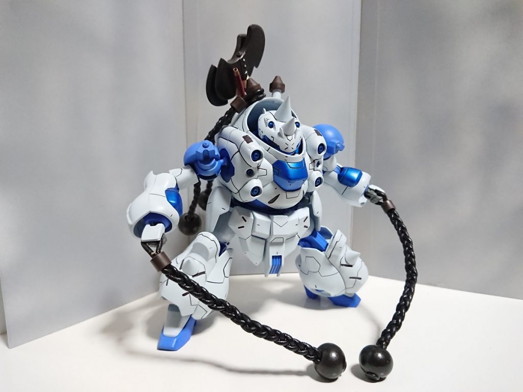 武装3 ウィッグハンマー手芸用のビーズと革紐で作った装飾兼武装。武装を使いきった時の最終手段です。