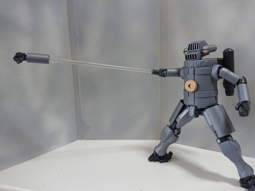 必殺技”硬芯鉄拳弾”