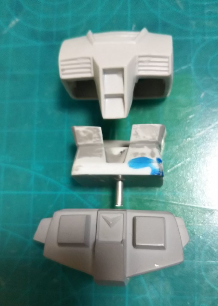 ボディを分割し、幅詰めと延長。