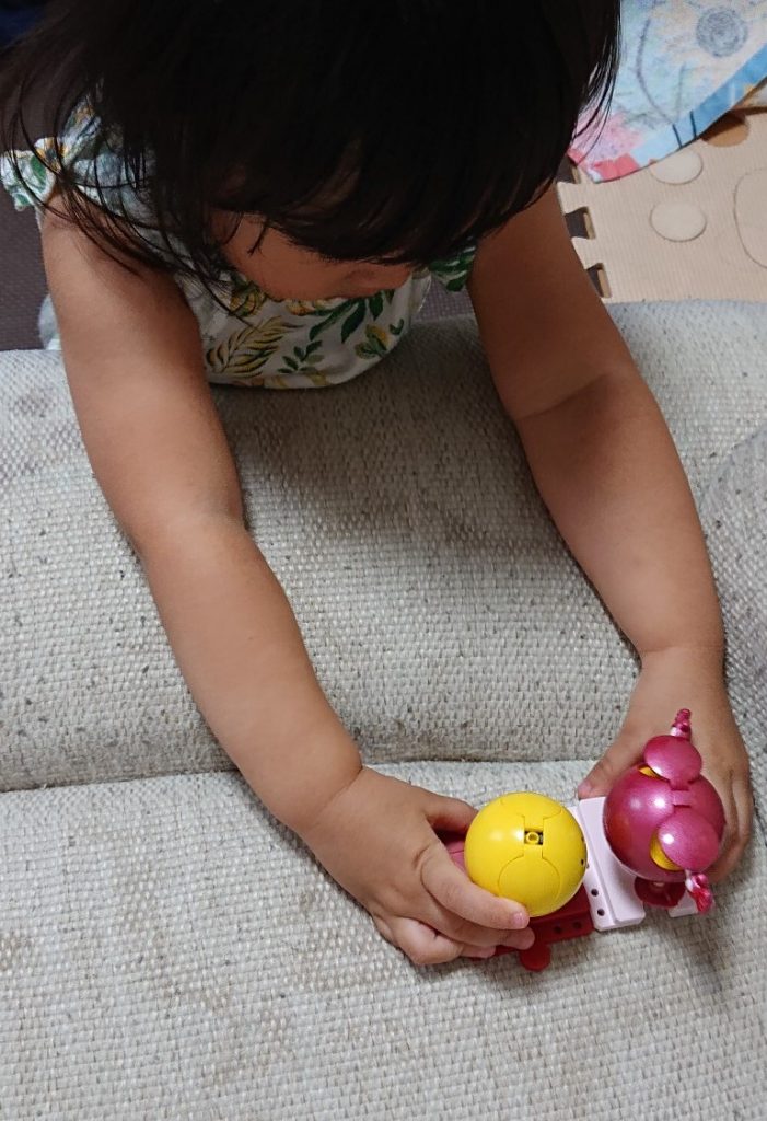 幼児用にはオーバースペックな感じになりましたが、『かわいー!』と気に入ってくれているようなので大事に遊んで欲しいです。