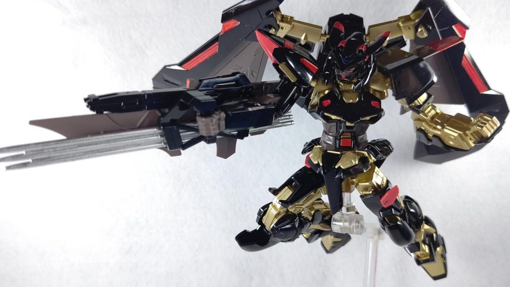 『そぉれ、踊らなければ風穴が空くぞ』ランサーダートは色を分けたくて、シャインシルバーで塗装しました。