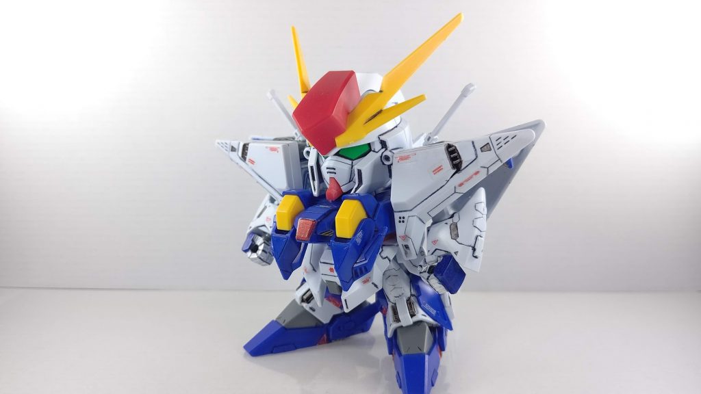 まえ余っていたマーキングシールをいろんな箇所に貼りました。HG、MG、RE等スケール違いのマーキングシールがたくさん!Ξガンダム自体がロボット魂等でマーキングたくさんあるイメージなので似合いますね!