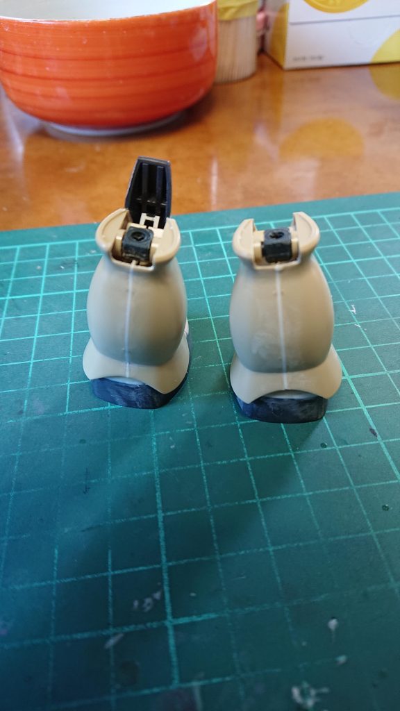 膝の接着面で0.5ミリ幅増ししてます。