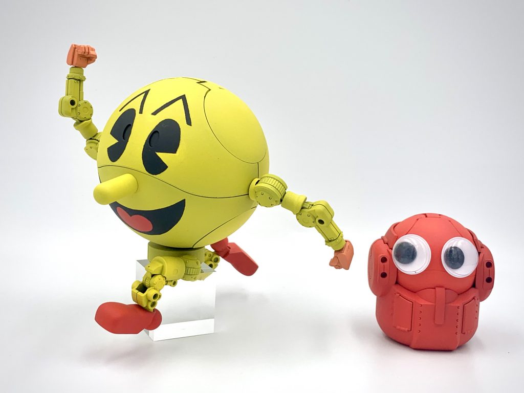 ハロとモビルハロの手足を使ってパックマンを。残りを使ってモンスターを作りました！