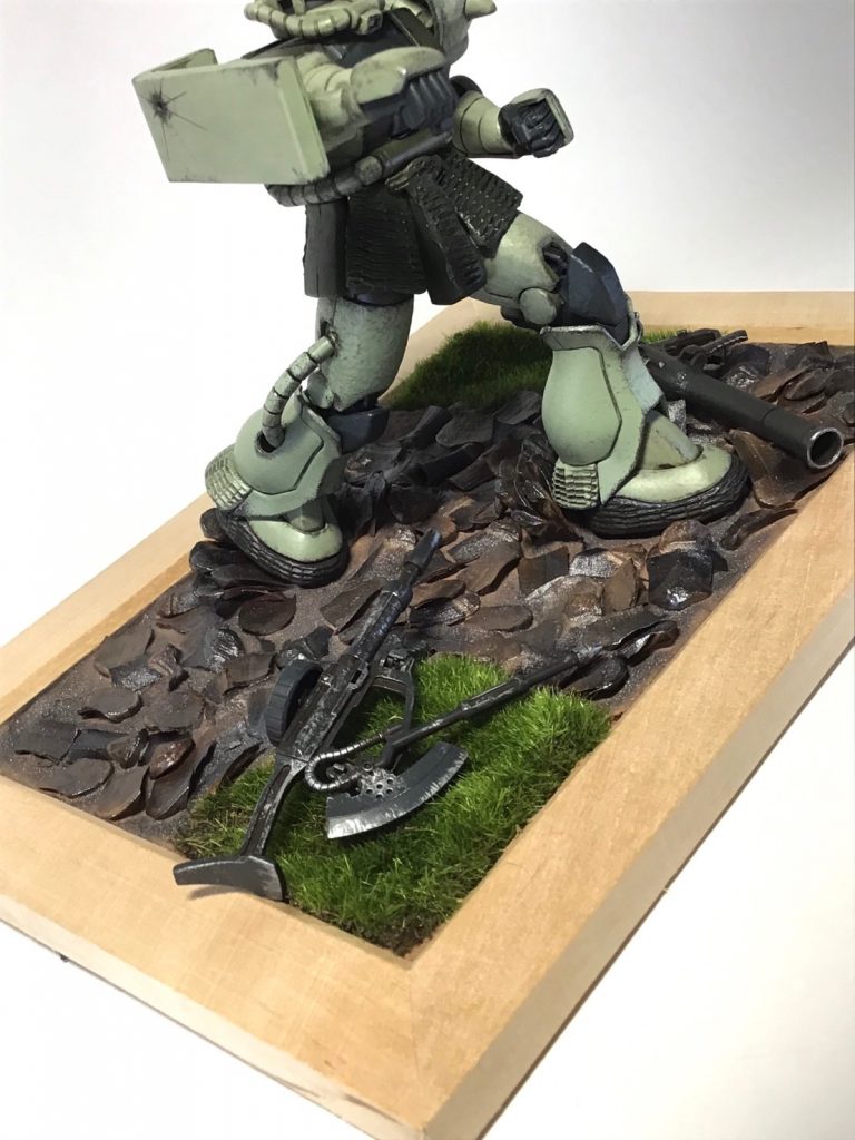 武器は長年使用していない事にしてるので、黒で塗装してブラウンでウォッシングした後にシルバーでドライブラシをしました。