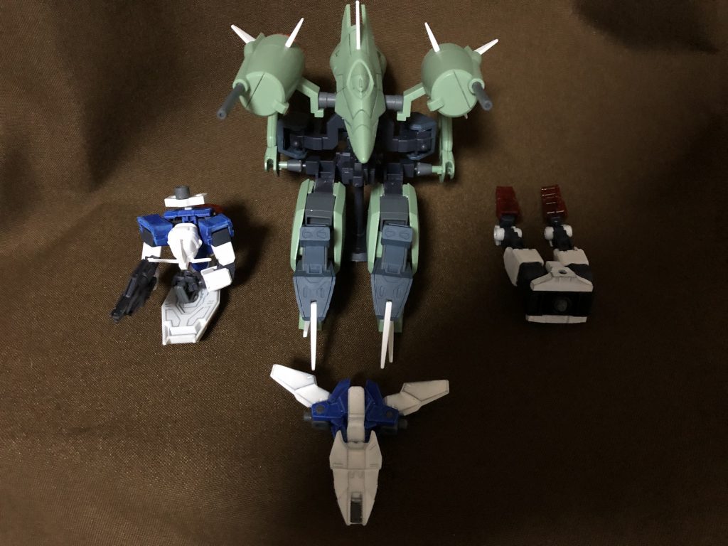 最後に、アーマー含めた計4つの分離形態で〆。というわけでインパルスをモチーフとした俺コアガンプラの紹介でございました!コアガンダムベースでミキシングビルドするのは今回が初めてだったのですが、オリジナルアーマーを揃えれば揃えただけ無限に拡張できるので、ほんと無限に遊べちゃう良キットだと改めて思いましたねぇ……。今回のカオスアーマーもなかなか楽しみながら作ることができたので、次は『ガイアアーマー』か『アビスアーマー』あたりを作りたいなぁ……などと懲りずに考えておりマス。ではではこの辺で、最後までご覧いただきありがとうございましたー!