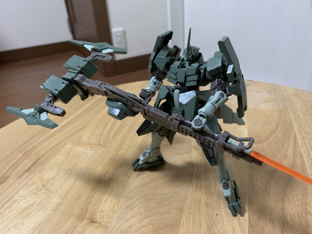 オリジナル武装その2GNビックアックス GNストライカーウイングを武装として使用した形態です。強力な近接武装のイメージです。