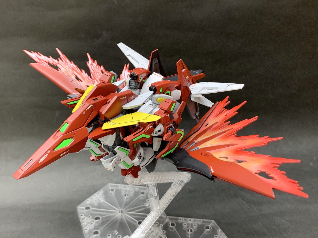 変形してバード形態になります。パーツ擦れるのでもう二度と変形しない(笑)