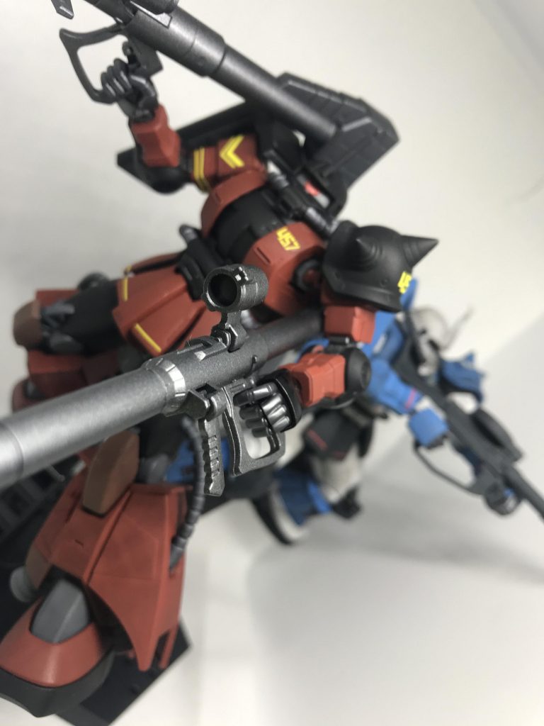 ユーマザクと。どちらもマイナーな機体ですが、それゆえの斬新なカラーリングが良いですよね。