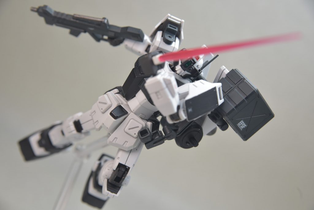 バックパックからビー厶・サーベルを取り出せます