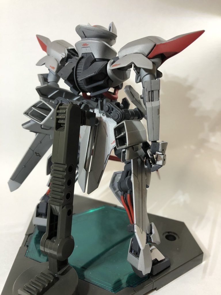 バックショット。流用元はわかりやすいと思います。肩はゼダスのものですが肩幅を狭くするために少し切って詰めています。