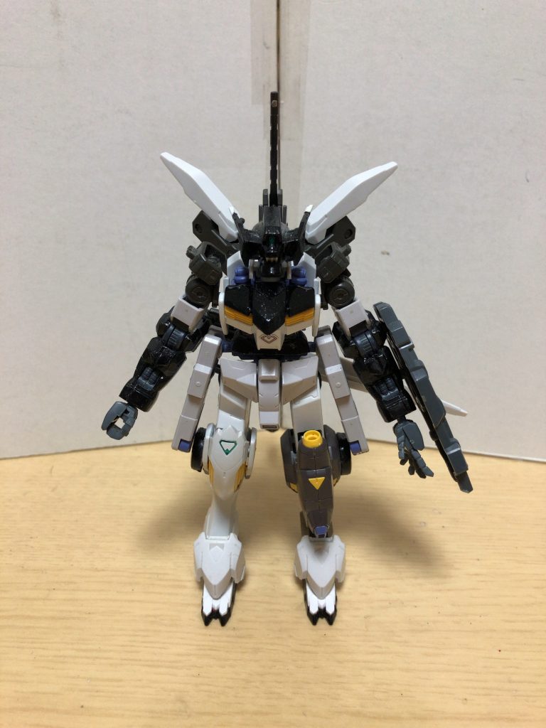 この機体の名でもある「アンゲロス」とはギリシア語で「使者」を意味します。その名の通り様々な使者の姿で戦場を駆けます。