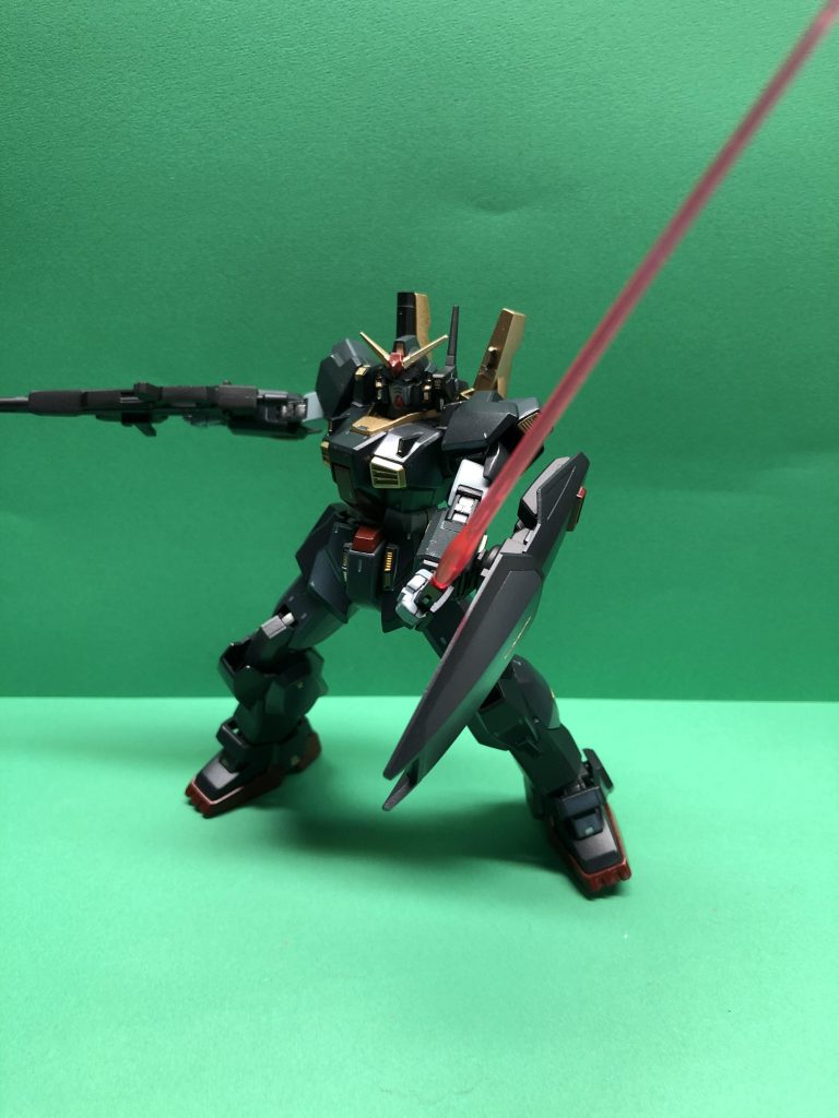 とりあえずサーベル、この構え方とりあえずカッコよくなるのずるくない??