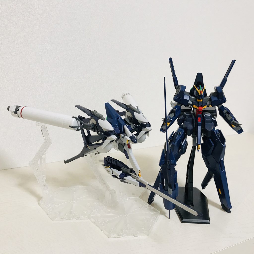 ハイゼンスレイⅡと大きさ比較。ウーンドウォートやハイゼンスレイⅡの支援戦闘機のGパーツユニットだけど、本体MSよりも迫力がある。