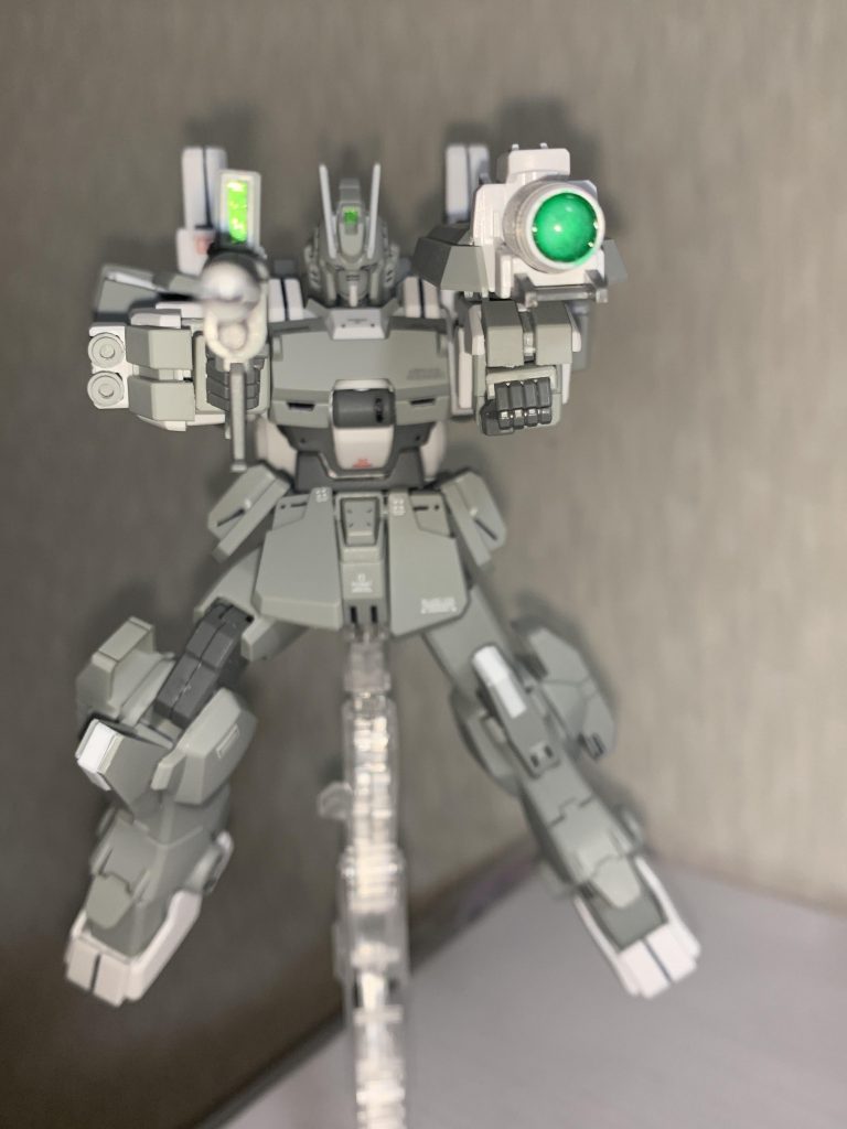 センサーシールドは最初Hアイズ仕込むのを考えてましたが難しかったためシルバー下地のクリアグリーンで塗装しています。