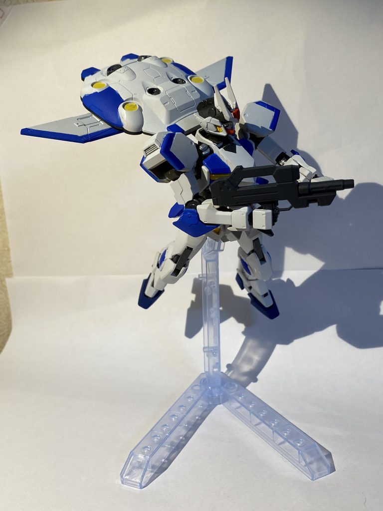 武器は、ビームライフルと、ビームサーベル！