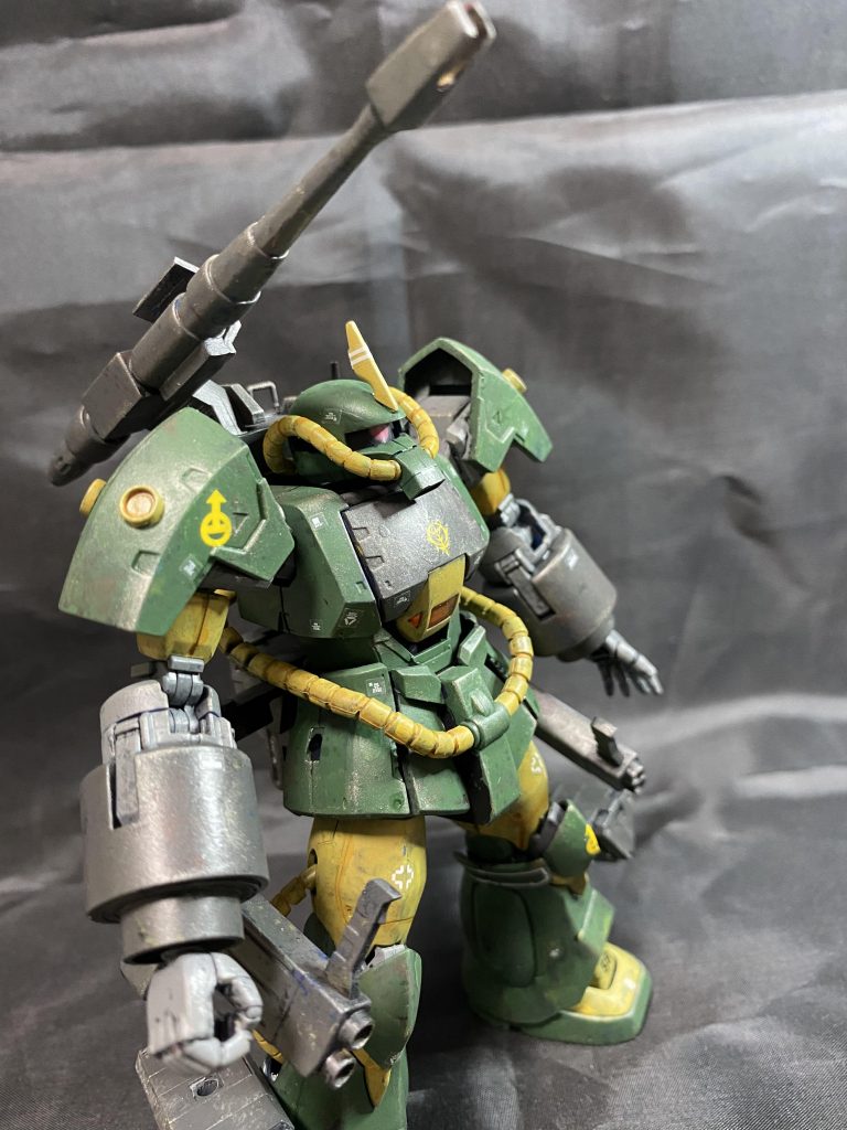 右より。レインボーMAX塗りからの筆塗り！いろんな下地から浮き出ていい感じに。