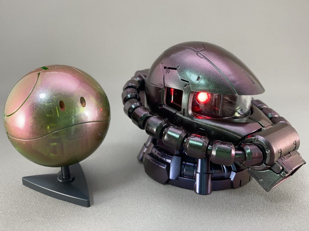 以前似た塗装をしたハロと。ハロはクリアグリーンで、内部がシルバーなのでちょっと違いますが、ハロの方が明るめの色ですね。