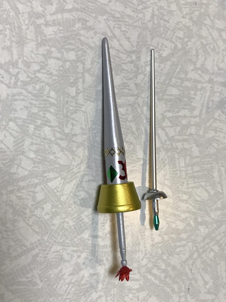 武器は騎士ガンダムの槍を使いました。レイピアはHGのビームサーベルと騎士の肩パーツの組み合わせです 