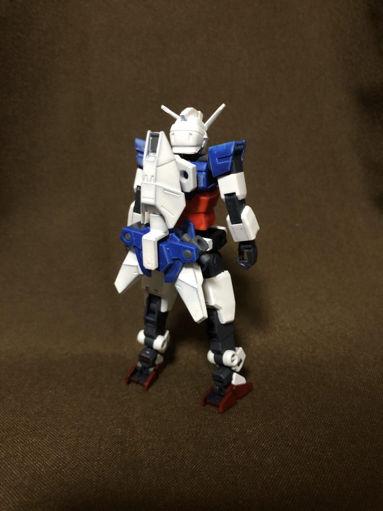 《背面》こちらは改造元のコアガンダムとは打って変わって、コアスプレンダーを模した戦闘機兼バックパックを引っ付けています。