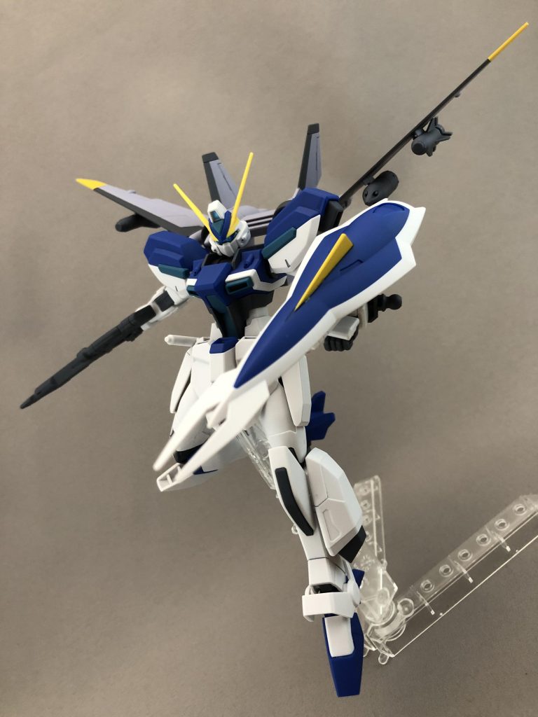 最後はHG化していないことをネタにされ続けて十数年、ついにキット化されたと同時に店頭から消え去った大人気MS、ウィンダムくんです。ジェットストライカーや盾の色分けがやや足りてない所は残念ですが、元々のイケメンデザインがさらにスタイリッシュにモデリングされていてスタイル抜群です。